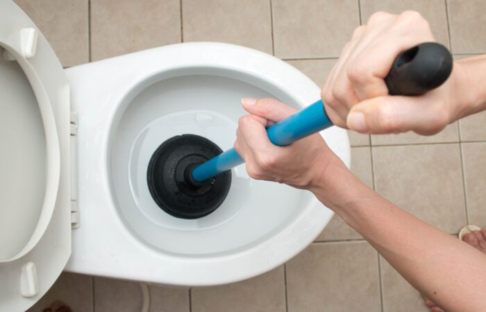 Stoppet toilet - Sådan løser du problemet