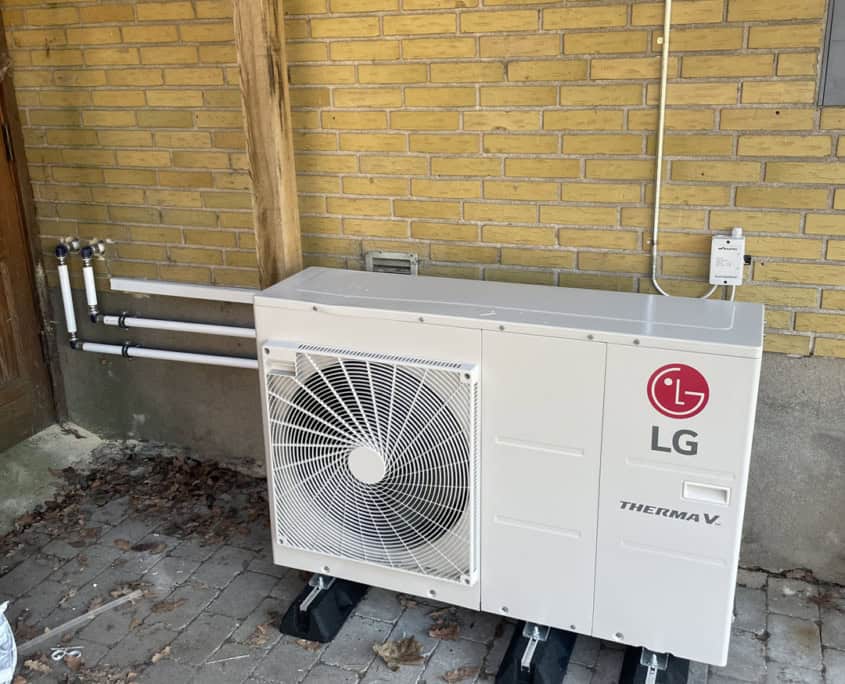 Udedel af Varmepumpe opsat af VVS Installatør